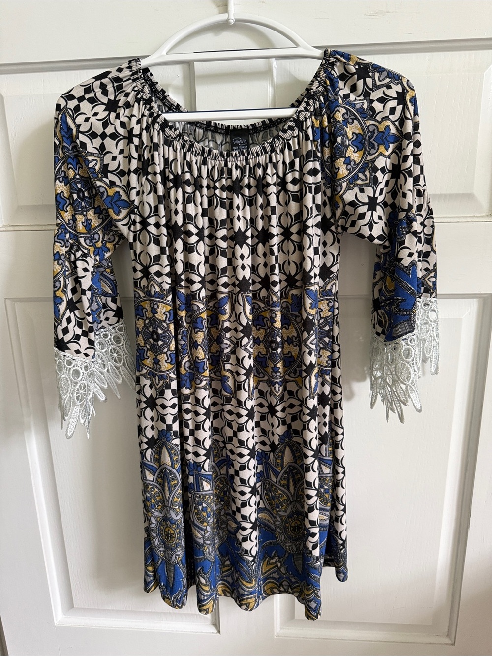WinWin Blue, Black & Cream Mosaic Lace-Trim Tunic Size L-XL